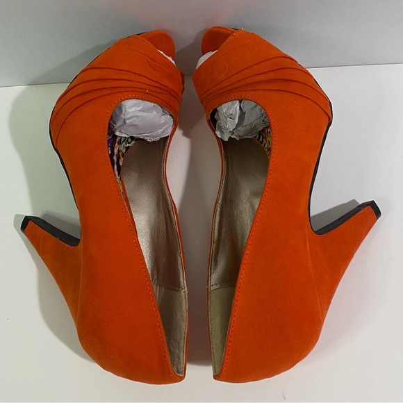 Qupid Women's 7.5 & 7 Orange Heels - Picture 5 of 8